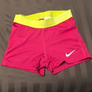 NIKE SHORTS